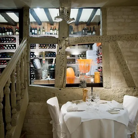 Le Clos Des Recollets Otel